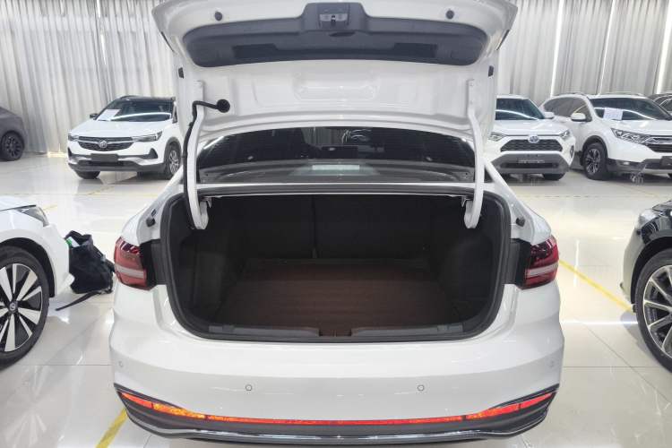 Used Volkswagen Lavida 2023 Revised Version 1.5L Automatic – Full-Option Edition