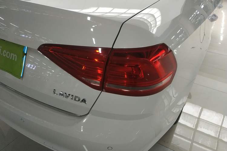 Used Volkswagen Lavida 2017 1.6L Automatic Fashion Edition
