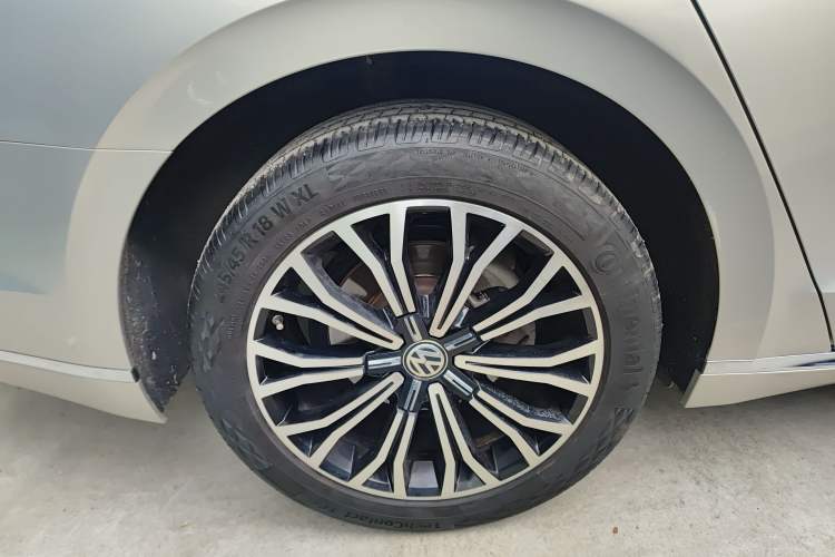 Used Volkswagen Phideon 2019 380TSI Two-Wheel Drive Business Edition China V Standard
