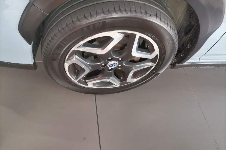 Used Subaru XV 2018 2.0i All-Wheel-Drive Prestige Edition with EyeSight Left Front Wheel Hub