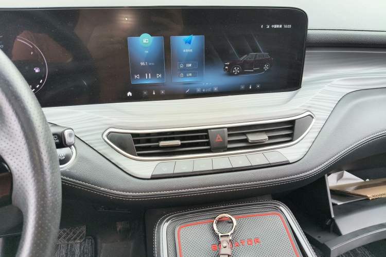 Used Ford Equator 2021 EcoBoost 225 Platinum Edition 6-seater Audio And AC Panel