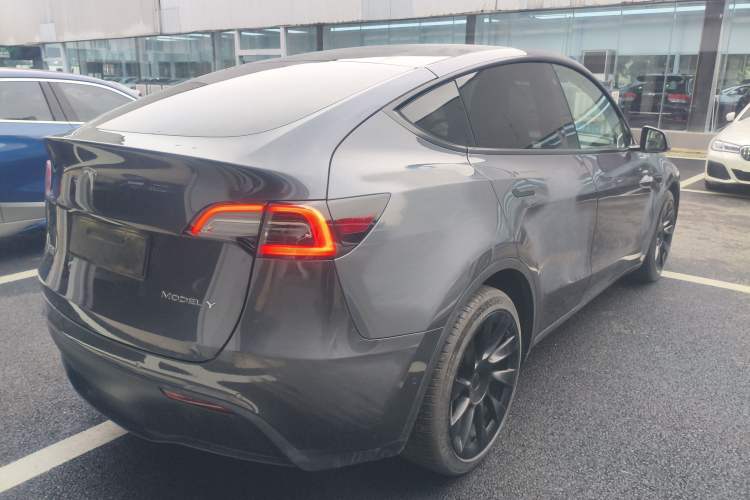 Used Tesla Model Y 2021 Long-Range All-Wheel-Drive Version