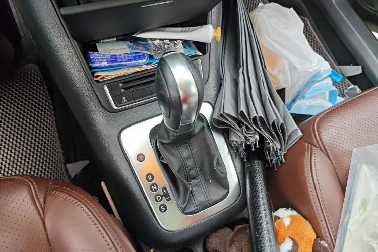 Used Volkswagen Tiguan 2013 1.8TSI Automatic Two-Wheel Drive Luxury Model Gear Lever