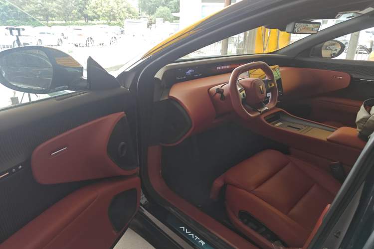 Used Avatr 12 2025 Updated Ultra All-Electric Four-Wheel Drive Driver Seat