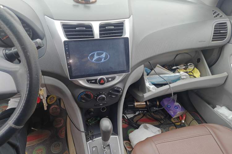 Used Hyundai Verna (older generation) 2010 Sedan 1.4L Automatic Comfort Model GS
