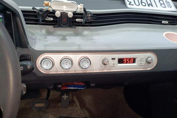 Used Wuling Hongguang MINIEV 2021 Macaron Premium Model – Lithium Iron Phosphate