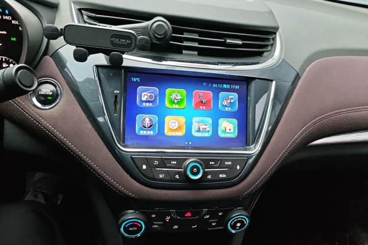 Used Chevrolet Malibu 2018 530T Automatic Luxury Edition Audio And AC Panel