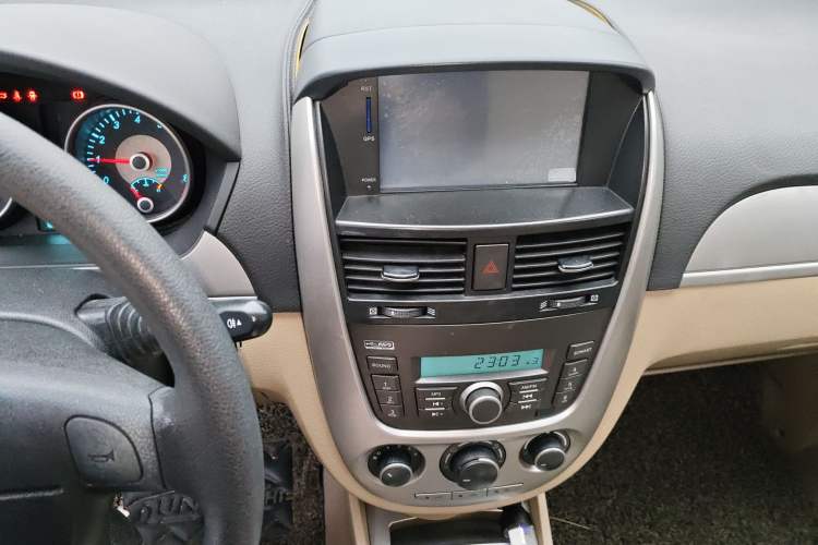 Used Buick Excelle 2013 1.5L Automatic Classic Model
