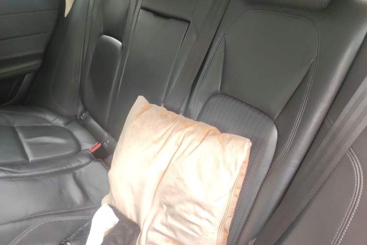 Used Jaguar XFL 2018 XFL 2.0T 250 PS Luxury Edition Left Rear Seat