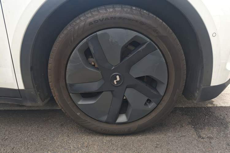 Used ONVO L60 2024 60 kWh Rear-Drive Version
