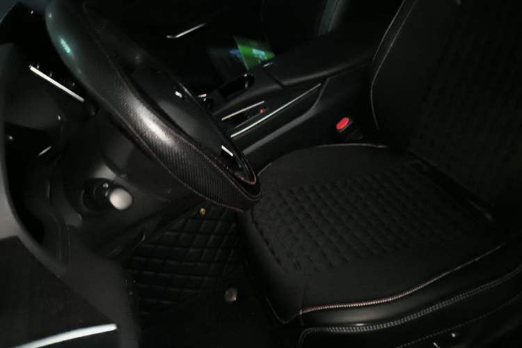 Used Toyota Avalon 2019 2.0L XLE Premium Edition China VI