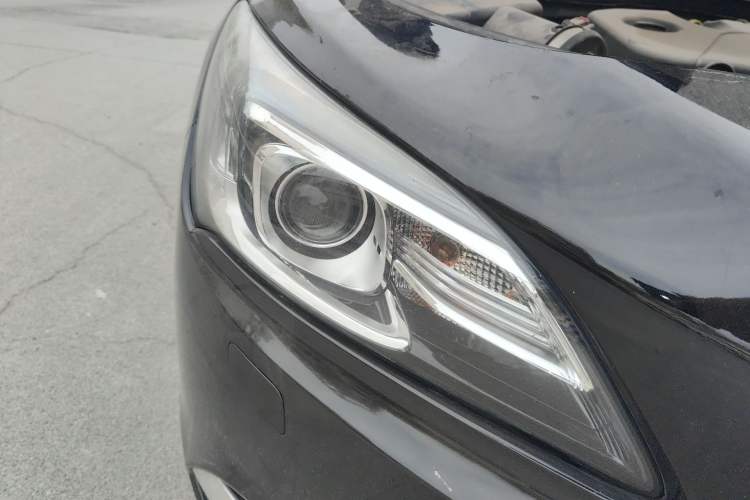 Used Buick LaCrosse 2016 20T Luxury Model Right Front Headlight