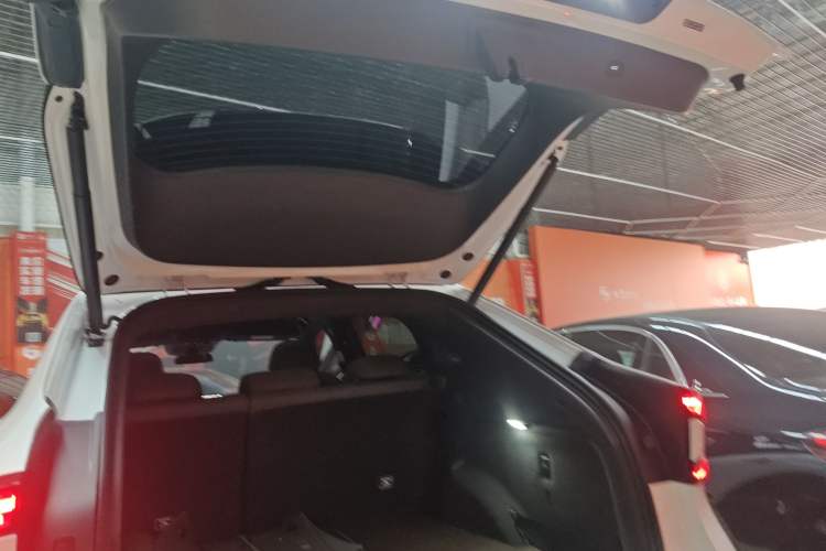 Used XPeng G7 2026 Model, Range-Extended 1704 Max Tech Edition Trunk