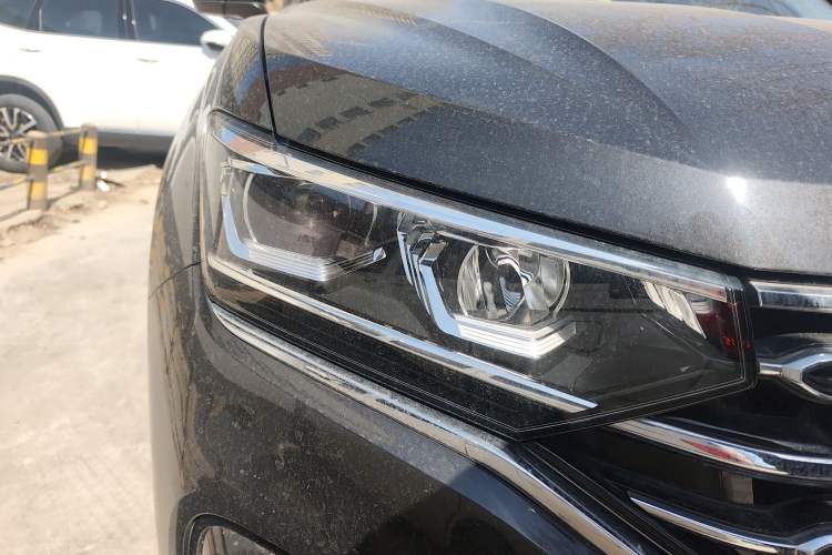 Used Volkswagen Tayron GTE Plug-in Hybrid 2020 1.4T Luxury Model Right Front Headlight