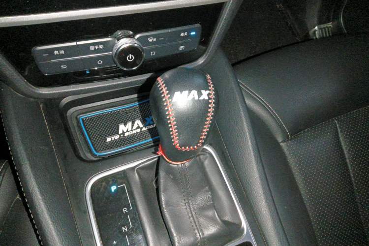 Used BYD Song MAX 2018 1.5T Automatic Smart Connect Flagship 7-Seater Gear Lever