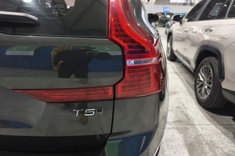 Used Volvo XC60 2021 T5 4x4 Smart Luxury Edition