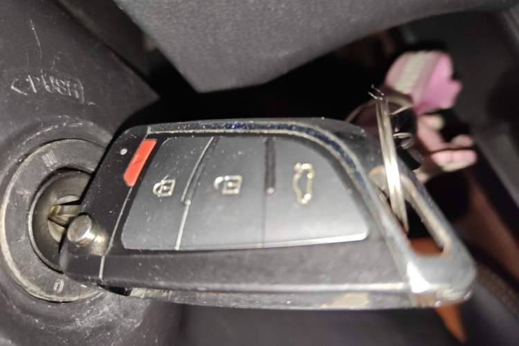 Used Honda Vezel 2015 1.5L CVT two-wheel drive Comfort trim Vehicle Key