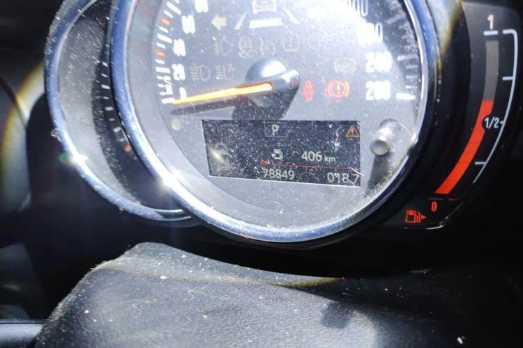 Used MINI 2018 1.5T ONE PLUS Odometer Close Up