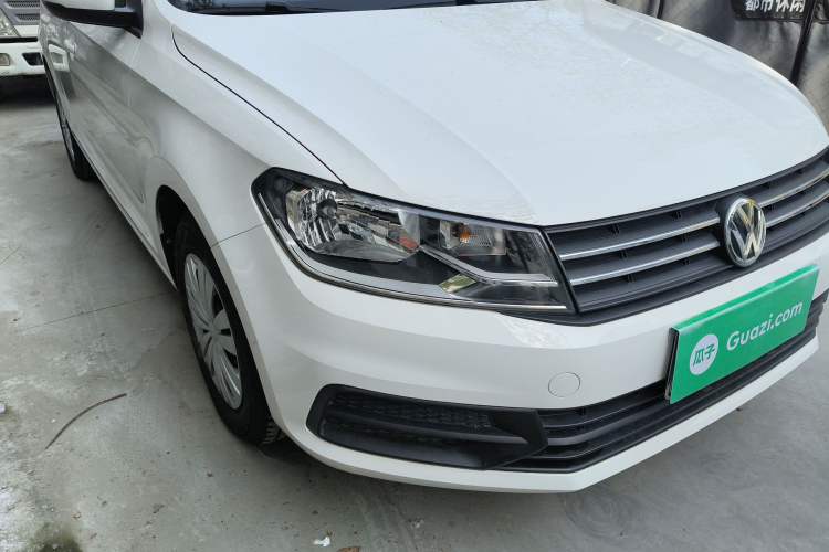 Used Volkswagen Santana 2019 1.5L Manual Fashion Edition China VI Standard Right Front Headlight