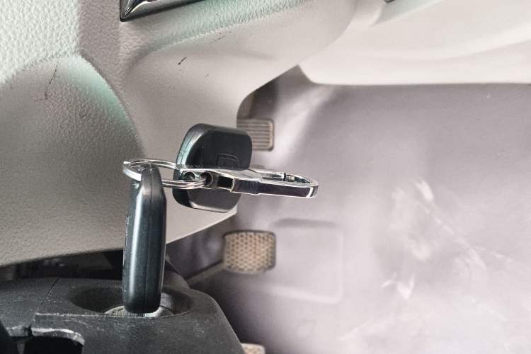 Used Jinbei New Hiace S 2019 1.5L Van Wealth Edition China VI SWC15M Vehicle Key