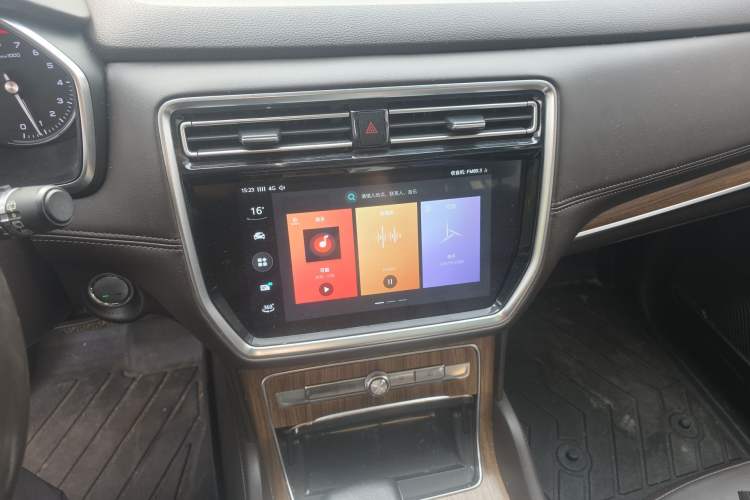 Used Roewe RX8 2019 30T Smart Connectivity Four-Wheel Drive Supreme Flagship Edition
