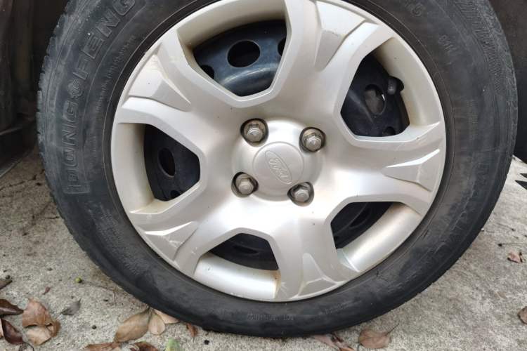 Used Ford EcoSport 2013 1.5L Manual Comfort Model Right Front Wheel Hub