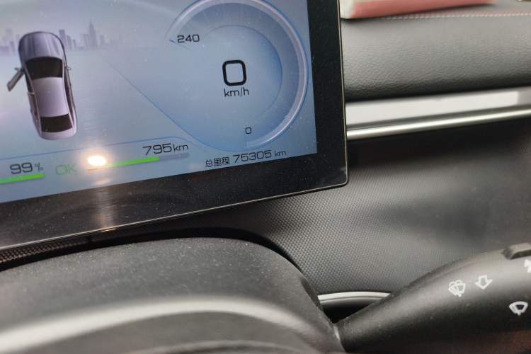 Used BYD Destroyer 05 2022 DM-i 55KM Luxury Model Odometer Close Up