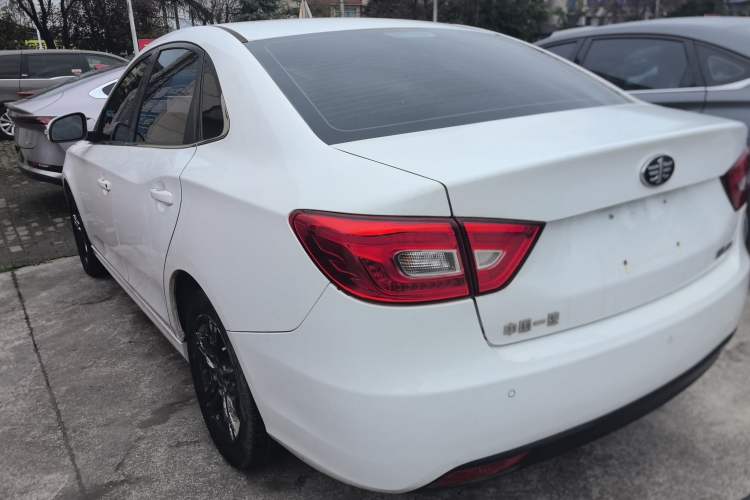 Used Bestune B30 2016 1.6L manual luxury version
