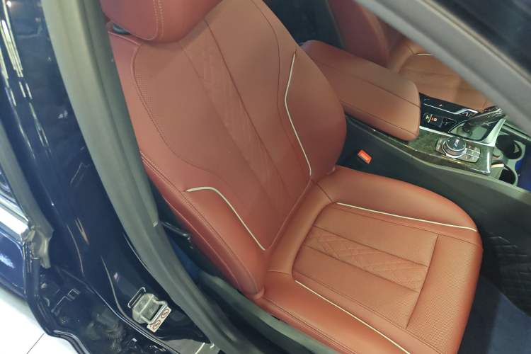 Used BMW 5 Series 2022 Restyled 525Li M Sport Package
