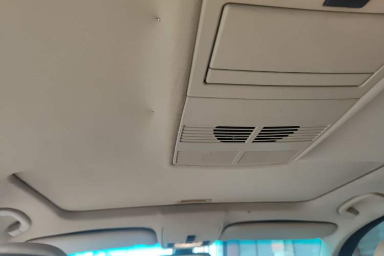 Used BMW 5 Series 2009 520Li Leading Model
