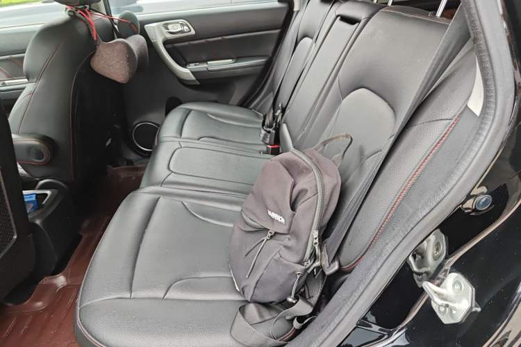 Used Haval H6 2016 Upgraded Model 1.5T Manual Two-Wheel Drive Elite Version
