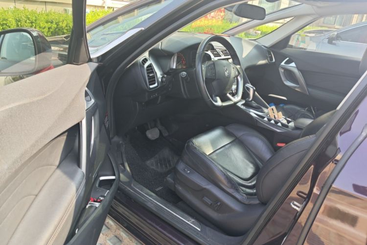 Used DS 5 2014 1.6T Luxury Edition THP160 Driver Seat