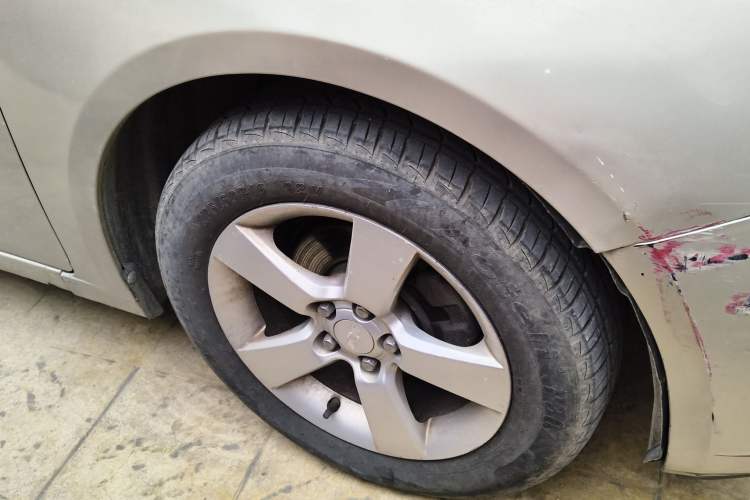 Used Chevrolet Cruze 2013 1.8L SE AT Right Front Wheel Hub