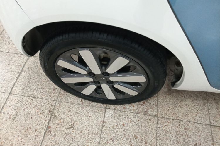 Used ORA Black Cat 2019 351 km Goddess Edition Right Rear Wheel Hub