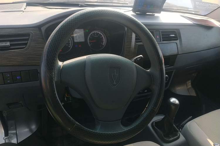 Used Jinbei Hiace X30 2023 1.5L Super-Enjoyment Van 2/5 Seats Non-Air-Conditioned Version SWC15M
