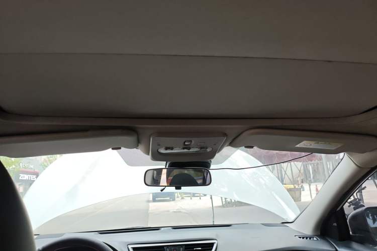 Used Nissan Qashqai 2016 2.0L CVT Flagship Edition Headliner