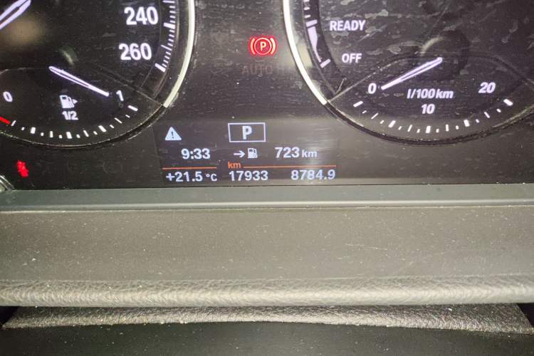 Used BMW 1 Series 2018 118i Sport Edition Odometer Close Up