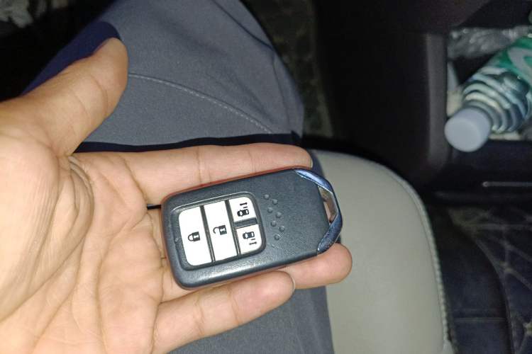 Used Honda Odyssey 2015 Revised Version 2.4L Supreme Edition