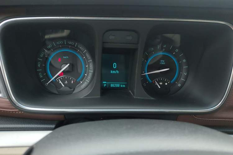 Used Buick GL8 2014 2.4L CT Luxury Business Comfort Edition Instrument Cluster