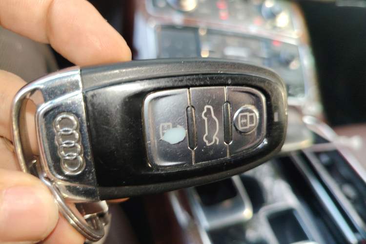 Used Audi A8 2013 A8L 45 TFSI quattro Comfort model
