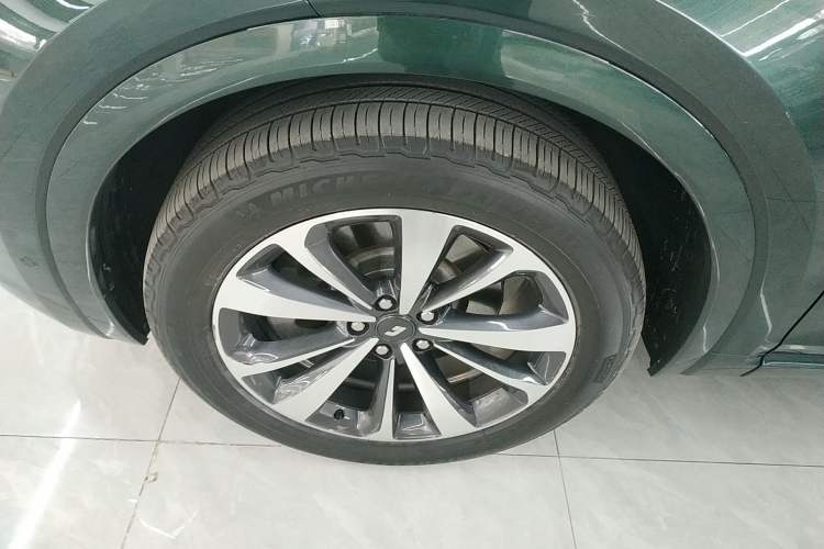 Used Li Auto ONE 2021 Extended-Range 6-Seater Version Left Front Wheel Hub