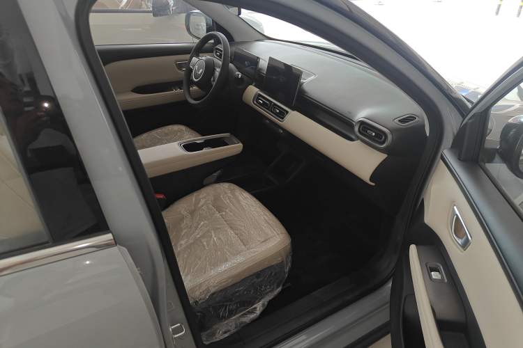 Used Wuling Bingo PLUS 2024 330 km Range Five-Seater Version