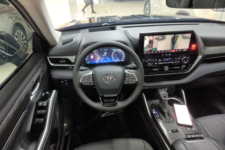 Used Toyota Highlander 2024 2.5L Smart Electric Hybrid Dual-Engine Four-Wheel Drive Prestige Version – 7 Seats