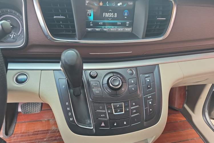 Used Buick GL8 2018 28T Luxury Model China VI Standard