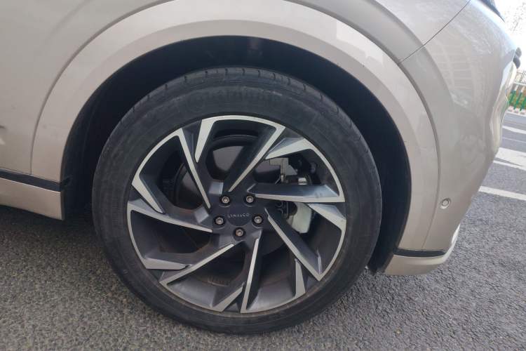 Used Lynk & Co 09 2021 2.0T Halo Six-Seater