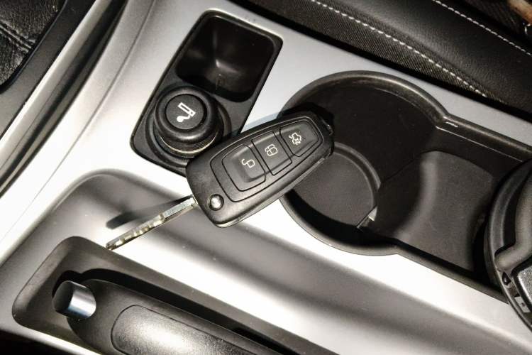 Used Ford Kuga 2015 1.5L GTDi Two-Wheel Drive Fashion Edition
