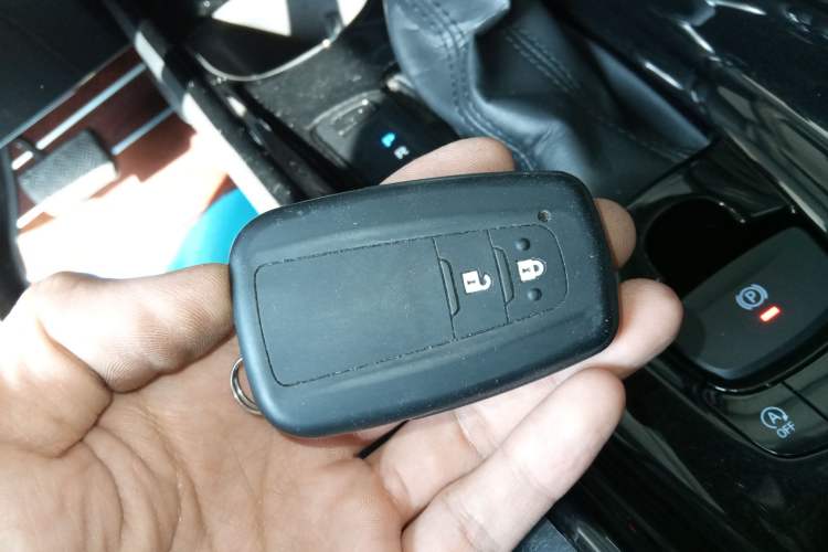 Used Toyota IZOA 2018 2.0L Yichi Version China VI Standard