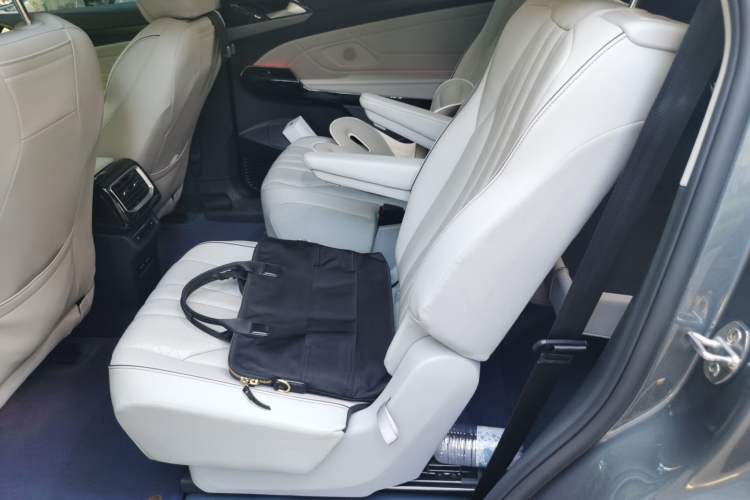 Used Volkswagen ID.6 X 2023 Ultra-Intelligent Long-Range Version
