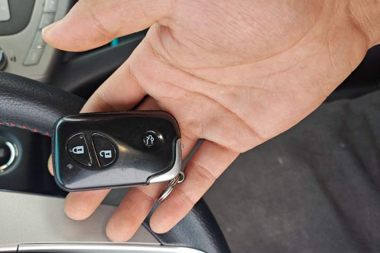 Used BYD S6 2014 2.0L Manual Luxury 5-Seater
