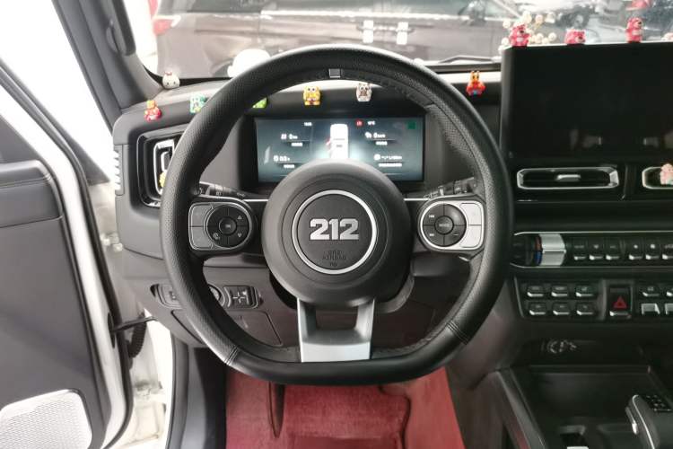 Used 212 T01 2024 2.0T Mechanic
